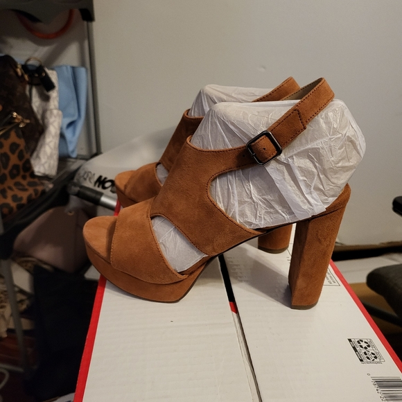 Naturalizer Maddie Dress Sandal 